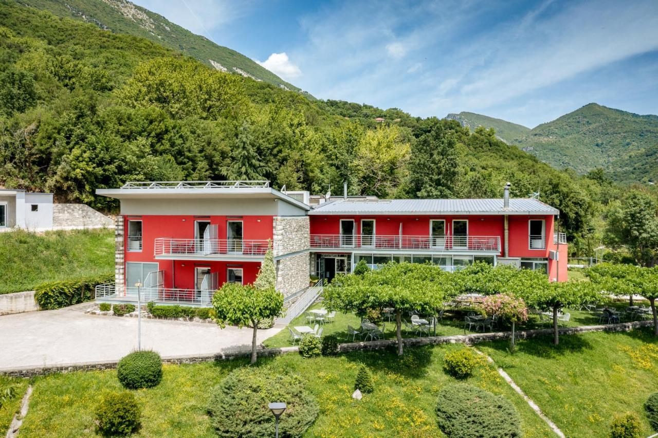 Gefiri Plakas Hotel, Tzoumerka Exterior photo